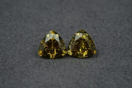 Grenat vert du Mali, paire trillion, 4.46 cts