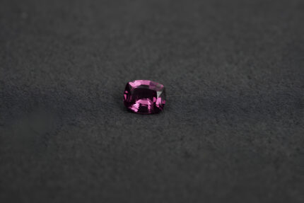 Grenat rhodolite, coussin allongé, 1.15 cts