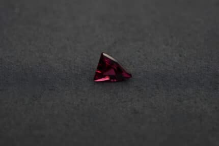 Grenat rhodolite,  taille fantaisie, 1.98 cts