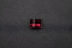 Grenat rhodolite, rectangle fantaisie courbe, 2.8 cts