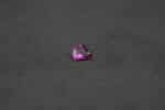 Grenat rhodolite amarante, taille fantasie 0.94 ct